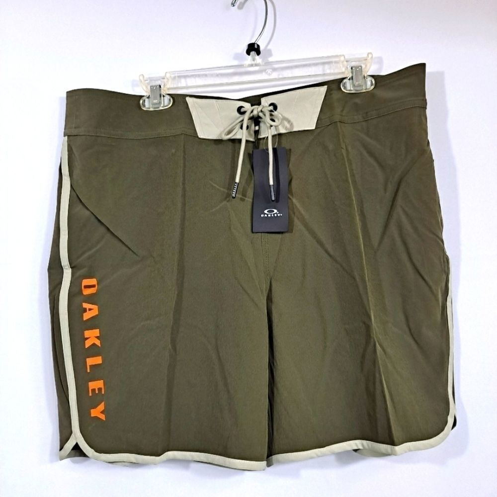 COPY - Oakley Mens Board Shorts NWT